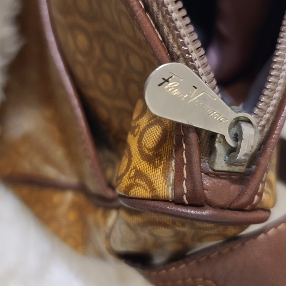 vintage crossbody bag - Picture 5 of 10